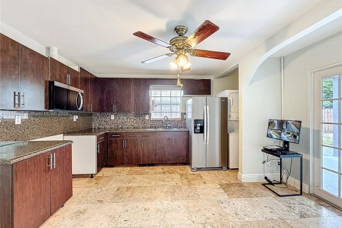 Villa ou maison à louer à Fort Lauderdale, Floride: 2 chambres, 62.43 m2 № 1931779 - photo 24