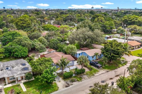 Villa ou maison à louer à Fort Lauderdale, Floride: 2 chambres, 62.43 m2 № 1931779 - photo 5