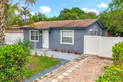 Villa ou maison à louer à Fort Lauderdale, Floride: 2 chambres, 62.43 m2 № 1931779 - photo 12