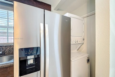 Villa ou maison à louer à Fort Lauderdale, Floride: 2 chambres, 62.43 m2 № 1931779 - photo 25