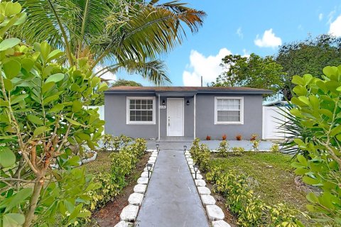 Villa ou maison à louer à Fort Lauderdale, Floride: 2 chambres, 62.43 m2 № 1931779 - photo 16