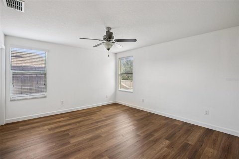 House in Land O' Lakes, Florida 5 bedrooms, 350.52 sq.m. № 1852658 - photo 25