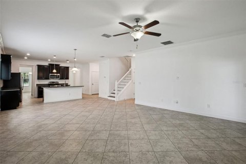 House in Land O' Lakes, Florida 5 bedrooms, 350.52 sq.m. № 1852658 - photo 6