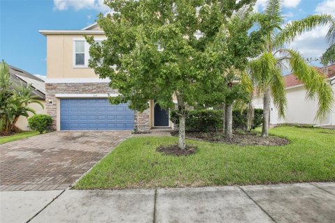House in Land O' Lakes, Florida 5 bedrooms, 350.52 sq.m. № 1852658 - photo 2