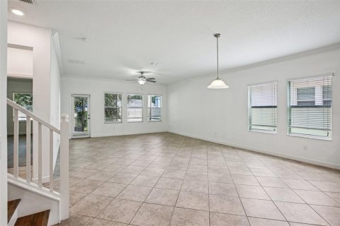 House in Land O' Lakes, Florida 5 bedrooms, 350.52 sq.m. № 1852658 - photo 10