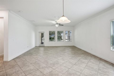 House in Land O' Lakes, Florida 5 bedrooms, 350.52 sq.m. № 1852658 - photo 5