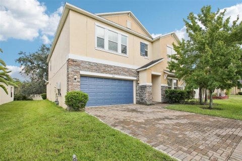 House in Land O' Lakes, Florida 5 bedrooms, 350.52 sq.m. № 1852658 - photo 1