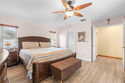 House in Plantation, Florida 4 bedrooms, 210.14 sq.m. № 2261571 - photo 16