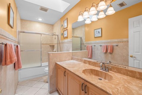 House in Plantation, Florida 4 bedrooms, 210.14 sq.m. № 2261571 - photo 25