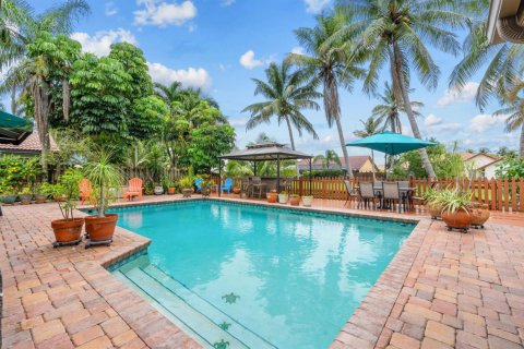 House in Plantation, Florida 4 bedrooms, 210.14 sq.m. № 2261571 - photo 29