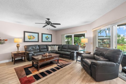 House in Plantation, Florida 4 bedrooms, 210.14 sq.m. № 2261571 - photo 15
