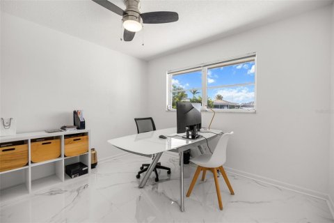 Villa ou maison à louer à Cape Coral, Floride: 3 chambres, 168.9 m2 № 1747258 - photo 21