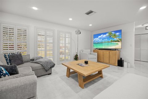 Villa ou maison à louer à Cape Coral, Floride: 3 chambres, 168.9 m2 № 1747258 - photo 10
