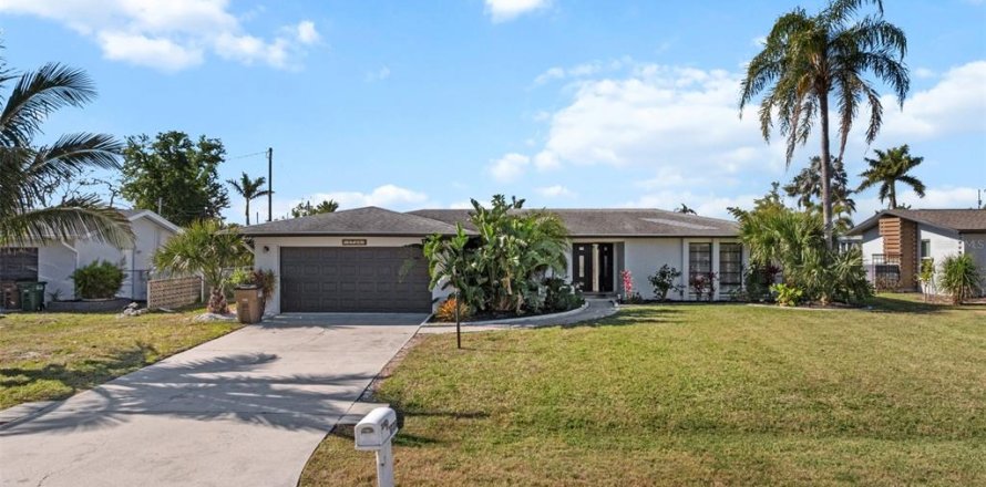Villa ou maison à Cape Coral, Floride 3 chambres, 168.9 m2 № 1747258