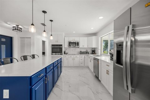 Villa ou maison à louer à Cape Coral, Floride: 3 chambres, 168.9 m2 № 1747258 - photo 16