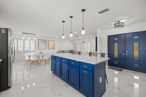 Villa ou maison à louer à Cape Coral, Floride: 3 chambres, 168.9 m2 № 1747258 - photo 14