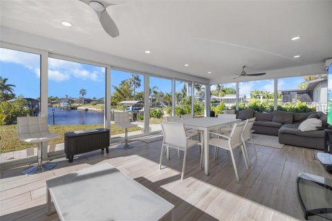 Villa ou maison à louer à Cape Coral, Floride: 3 chambres, 168.9 m2 № 1747258 - photo 4