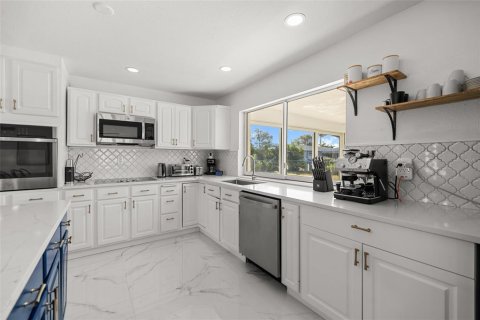 Villa ou maison à louer à Cape Coral, Floride: 3 chambres, 168.9 m2 № 1747258 - photo 17