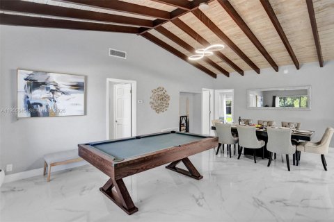 Купить виллу или дом в Лайтхаус-Пойнт, Флорида 6 спален, 264.4м2, № 2011766 - фото 2