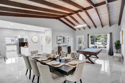 Купить виллу или дом в Лайтхаус-Пойнт, Флорида 6 спален, 264.4м2, № 2011766 - фото 10