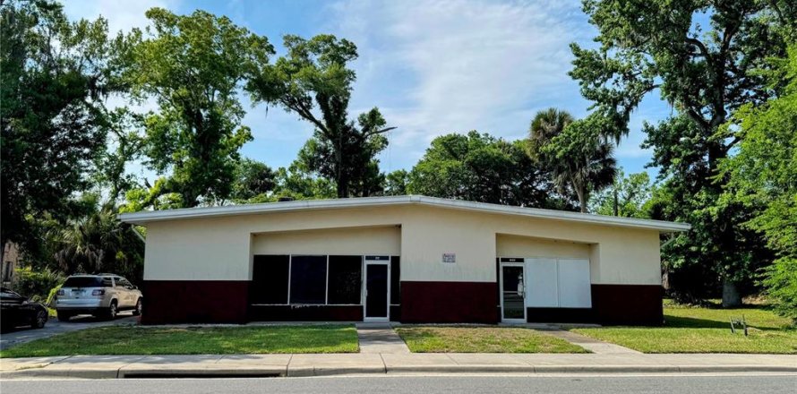Immobilier commercial à Daytona Beach, Floride 588.07 m2 № 2110868