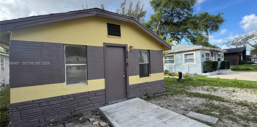 Casa en Hollywood, Florida 2 dormitorios, 85.01 m2 № 2053178