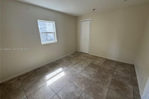 Casa en alquiler en Hollywood, Florida, 2 dormitorios, 85.01 m2 № 2053178 - foto 7