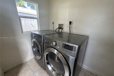 Casa en alquiler en Hollywood, Florida, 2 dormitorios, 85.01 m2 № 2053178 - foto 6