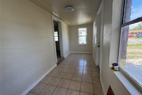 Casa en alquiler en Hollywood, Florida, 2 dormitorios, 85.01 m2 № 2053178 - foto 10