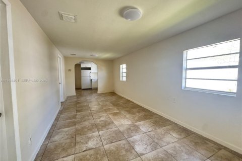 Casa en alquiler en Hollywood, Florida, 2 dormitorios, 85.01 m2 № 2053178 - foto 5