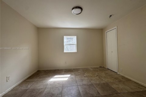 Casa en alquiler en Hollywood, Florida, 2 dormitorios, 85.01 m2 № 2053178 - foto 8