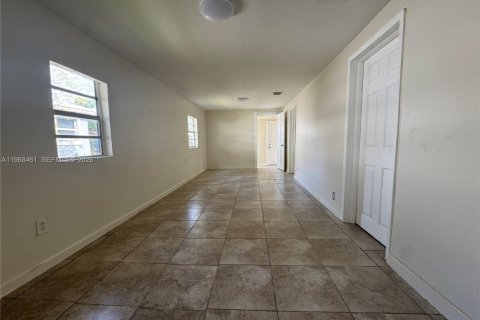 Casa en alquiler en Hollywood, Florida, 2 dormitorios, 85.01 m2 № 2053178 - foto 4