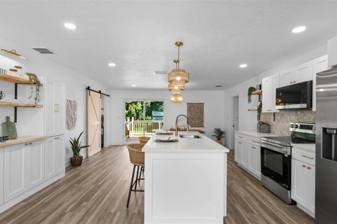 Villa ou maison à vendre à Dade City, Floride: 4 chambres, 148.83 m2 № 2437167 - photo 8