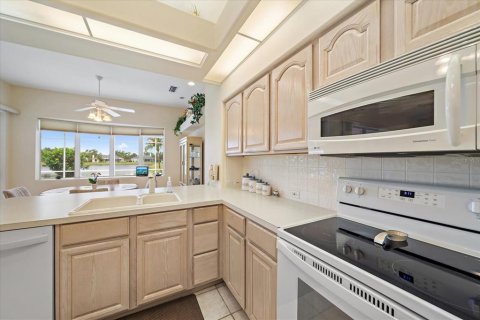 House in Bradenton, Florida 3 bedrooms, 222.22 sq.m. № 1858113 - photo 14