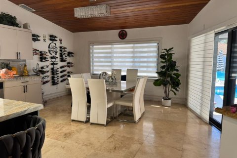 Casa en venta en Miami, Florida, 4 dormitorios, 361.48 m2 № 1966001 - foto 6
