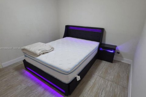 Apartamento en alquiler en Miami, Florida, 1 dormitorio № 2058624 - foto 8