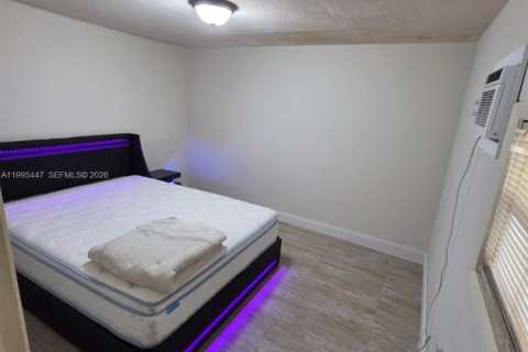 Apartamento en alquiler en Miami, Florida, 1 dormitorio № 2058624 - foto 2