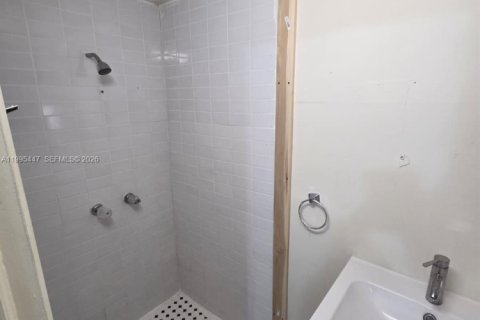 Apartamento en alquiler en Miami, Florida, 1 dormitorio № 2058624 - foto 10