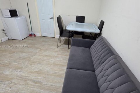 Apartamento en alquiler en Miami, Florida, 1 dormitorio № 2058624 - foto 5