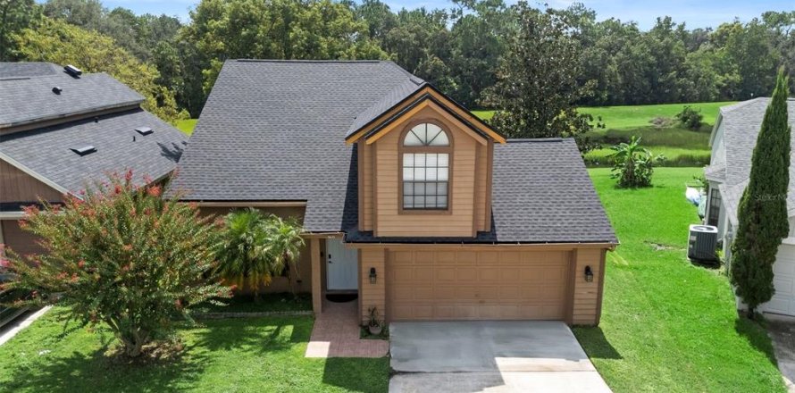 House in Oviedo, Florida 3 bedrooms, 140.75 sq.m. № 1904690