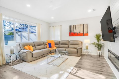 Casa en venta en Davenport, Florida, 6 dormitorios, 315.5 m2 № 2235319 - foto 6
