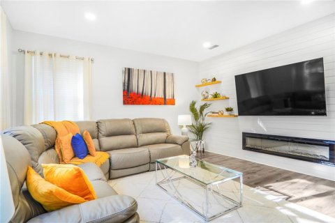 Casa en venta en Davenport, Florida, 6 dormitorios, 315.5 m2 № 2235319 - foto 7