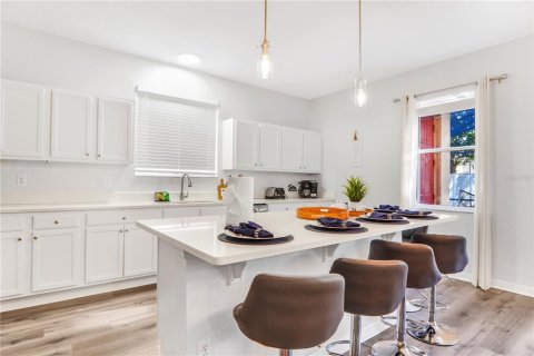 Casa en venta en Davenport, Florida, 6 dormitorios, 315.5 m2 № 2235319 - foto 10