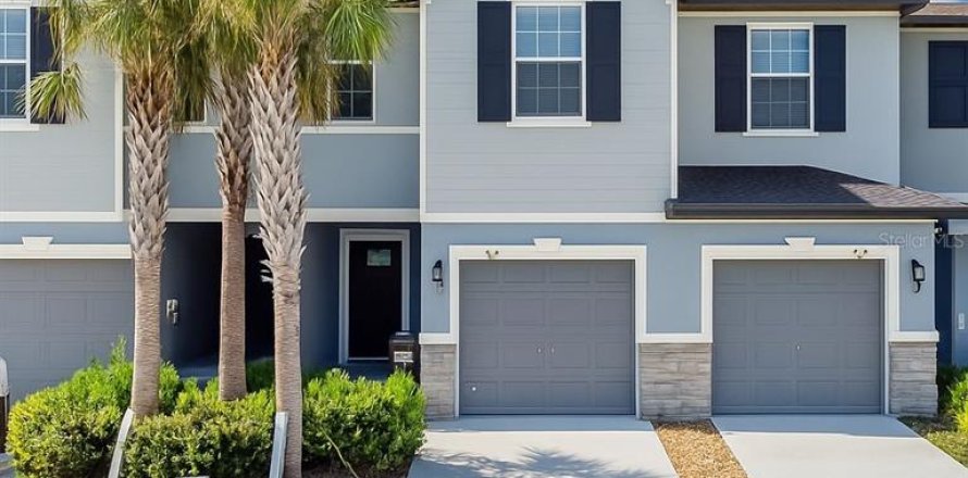 Adosado en Land O' Lakes, Florida 3 dormitorios, 151.8 m2 № 1899448