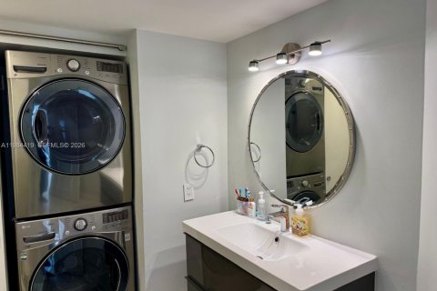 Купить кондоминиум в Авентура, Флорида 2 спальни, 120.77м2, № 2049065 - фото 17