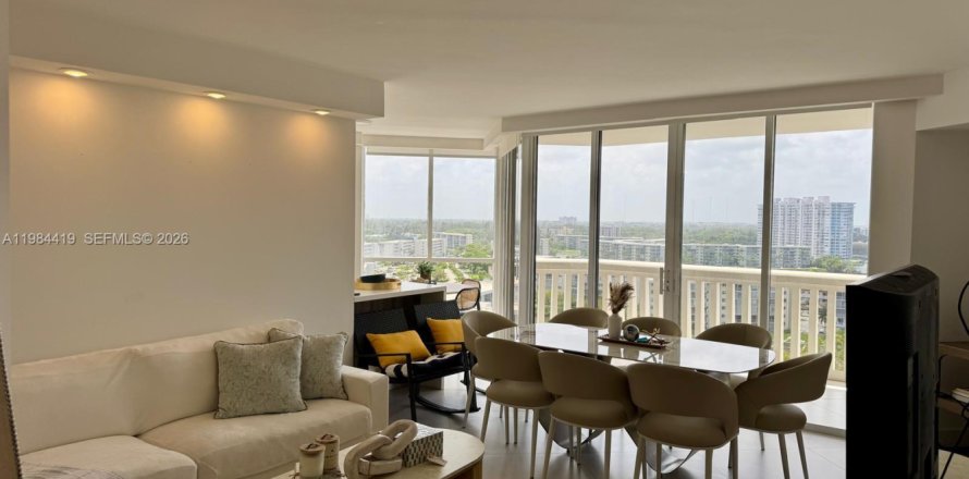 Кондоминиум с 2 спальнями в Авентура, Флорида № 2049065