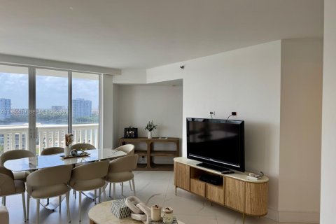 Купить кондоминиум в Авентура, Флорида 2 спальни, 120.77м2, № 2049065 - фото 2