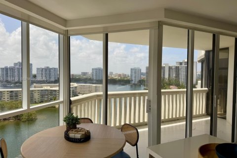 Купить кондоминиум в Авентура, Флорида 2 спальни, 120.77м2, № 2049065 - фото 11