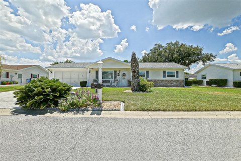 House in Summerfield, Florida 2 bedrooms, 125.98 sq.m. № 1855484 - photo 1