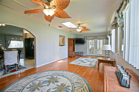 House in Summerfield, Florida 2 bedrooms, 125.98 sq.m. № 1855484 - photo 21